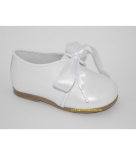 Zapato blucher charol blanco perla con lazo 