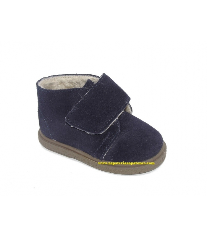 Bota serraje azul marino con moña de pelo