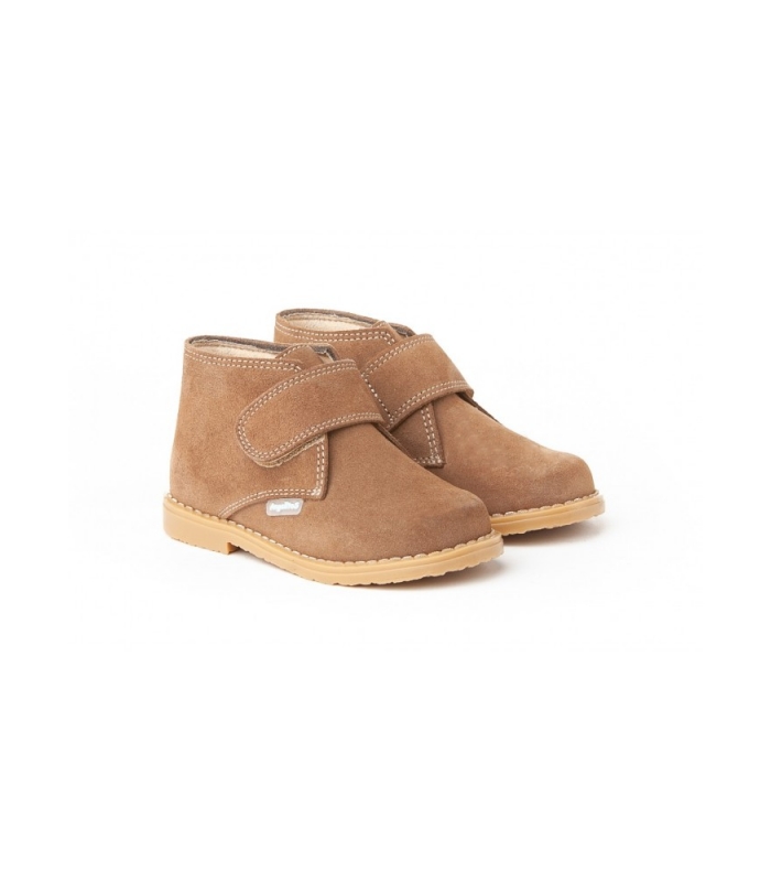 Bota pisacacas serraje taupe con velcro