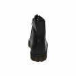 Bota negra militar