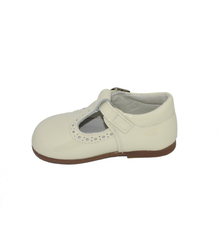 Zapato pepito charol beig con picados