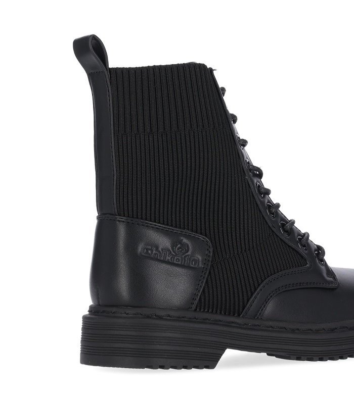 Botín militar negro Chika10