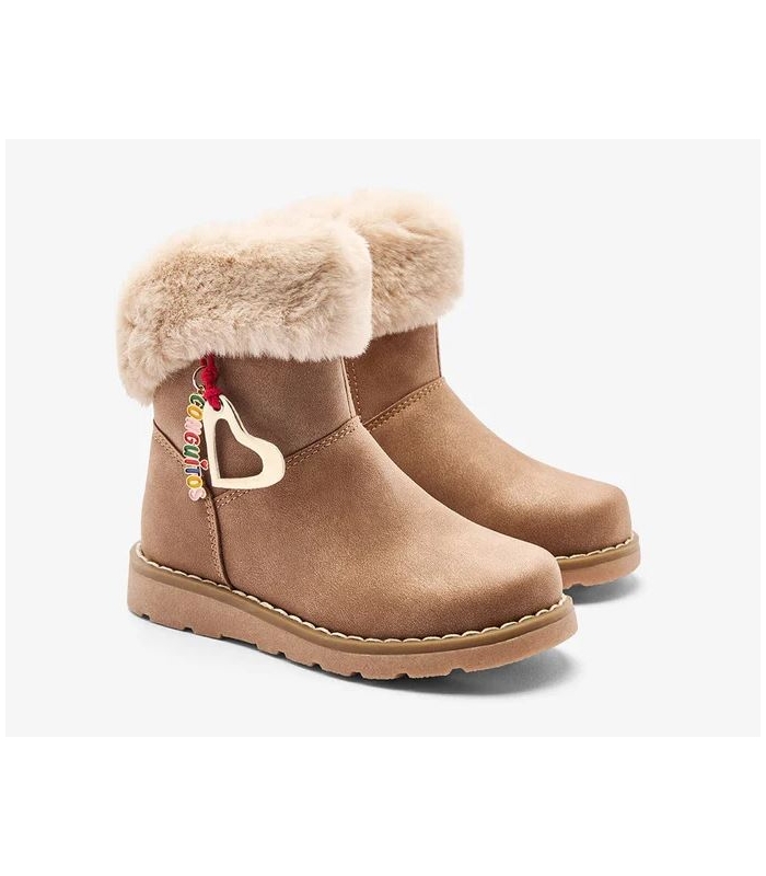 Botas marrones con pelo y adorno Conguitos