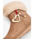 Botas marrones con pelo y adorno Conguitos