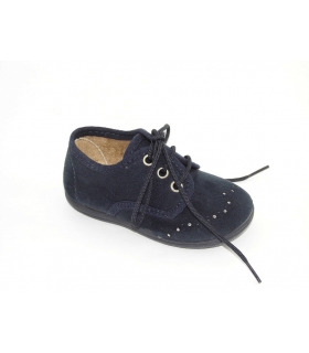 Zapato suede marino con picados lazo-cordón